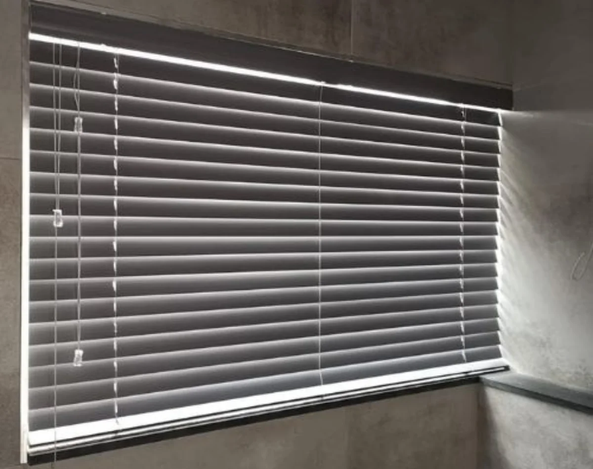 Aluminum blinds light control Dubai design