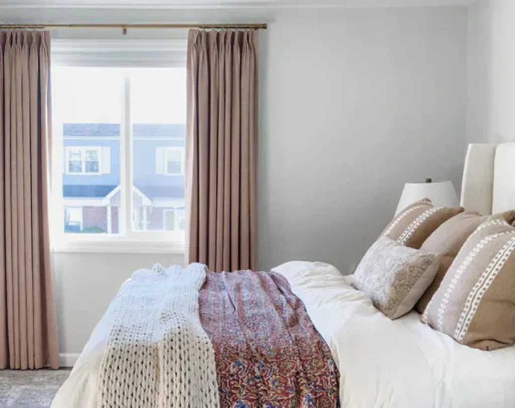 Bedroom linen curtains elegant design Dubai