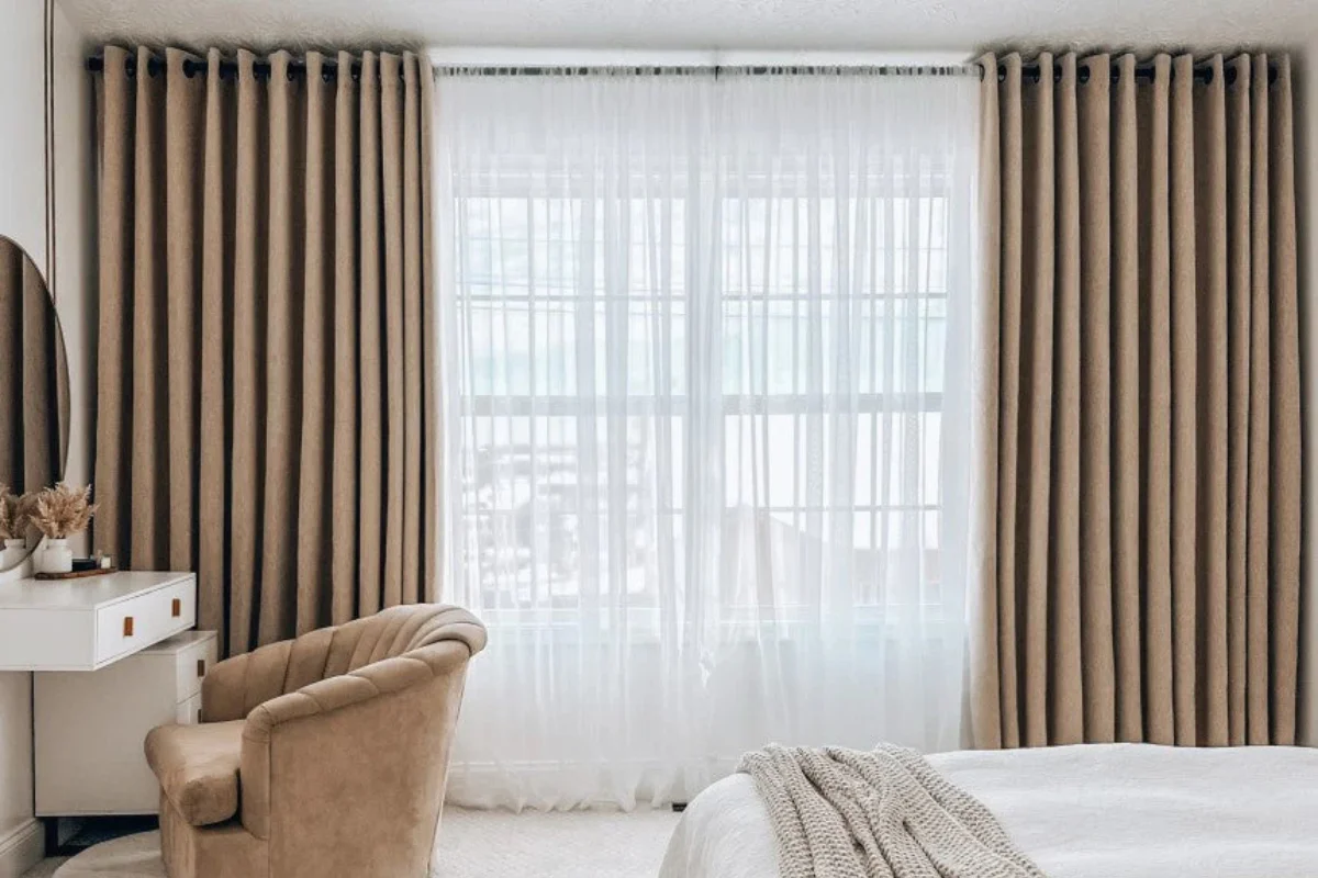 Eyelet curtains installation service professional Dubai