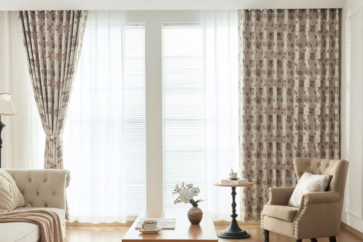 Seamless curtains installation service UAE